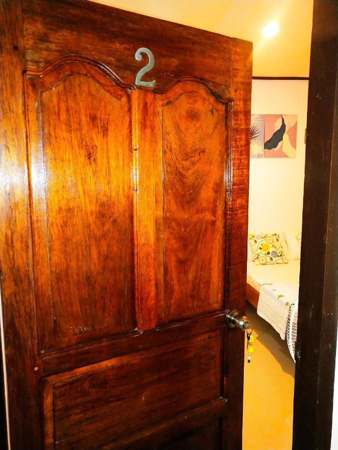 Lady Ghagha Room Rentals サン・ヴィチェンテ エクステリア 写真