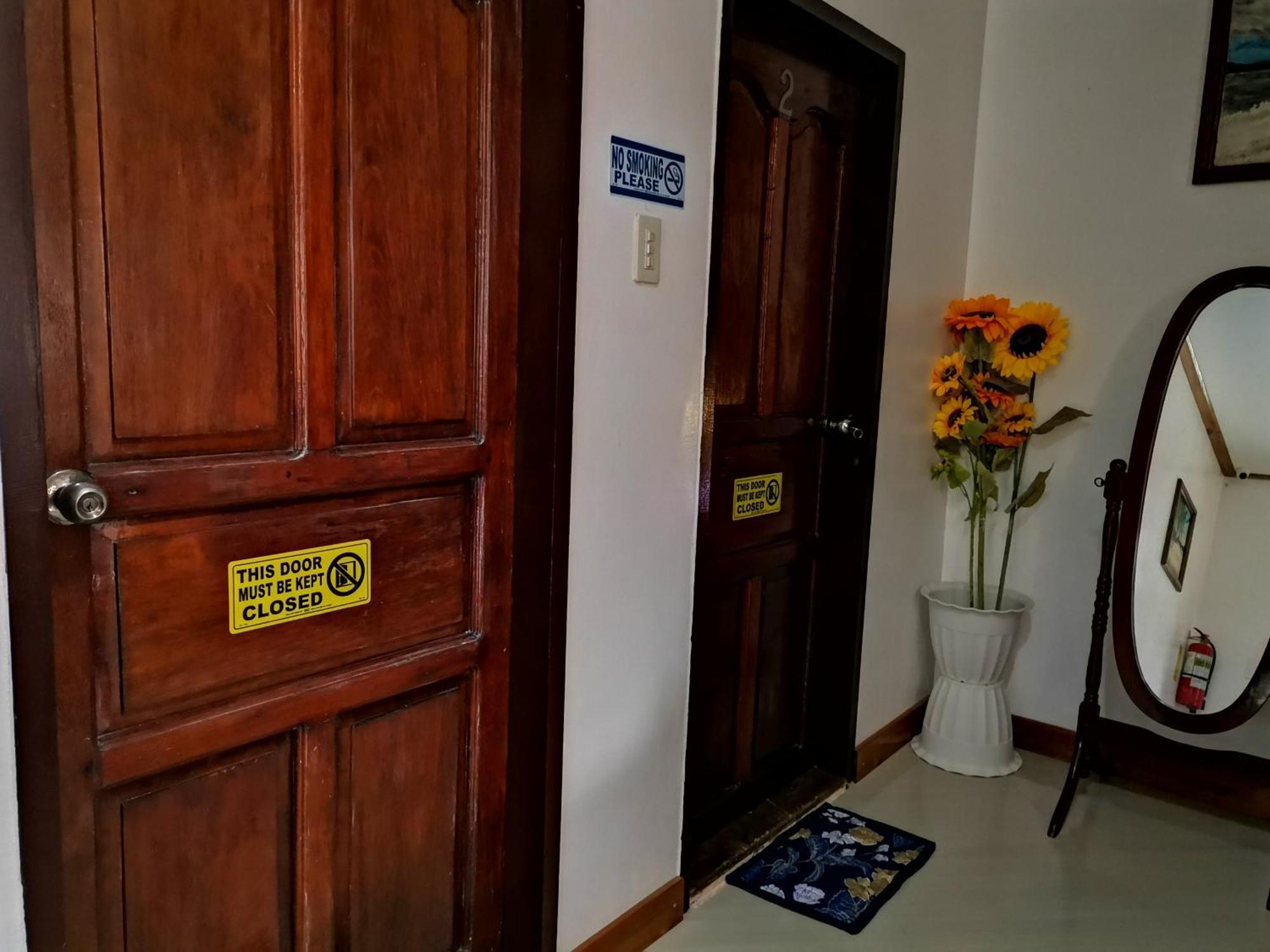 Lady Ghagha Room Rentals サン・ヴィチェンテ エクステリア 写真