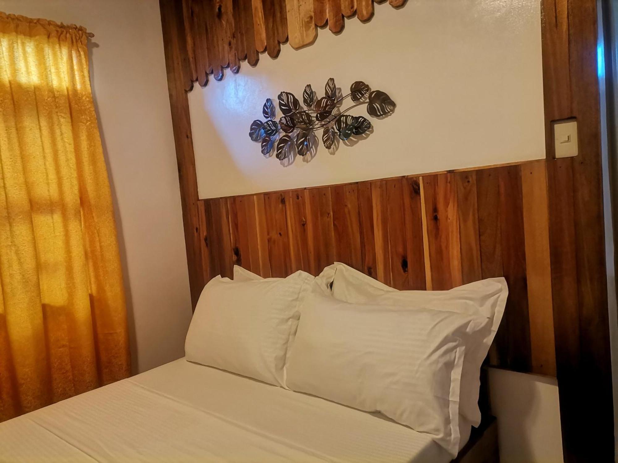 Lady Ghagha Room Rentals サン・ヴィチェンテ エクステリア 写真